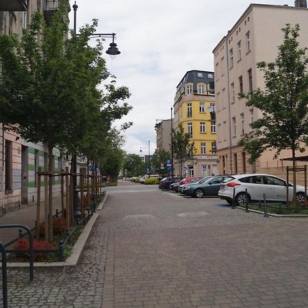Red Apartament Лодзь Экстерьер фото