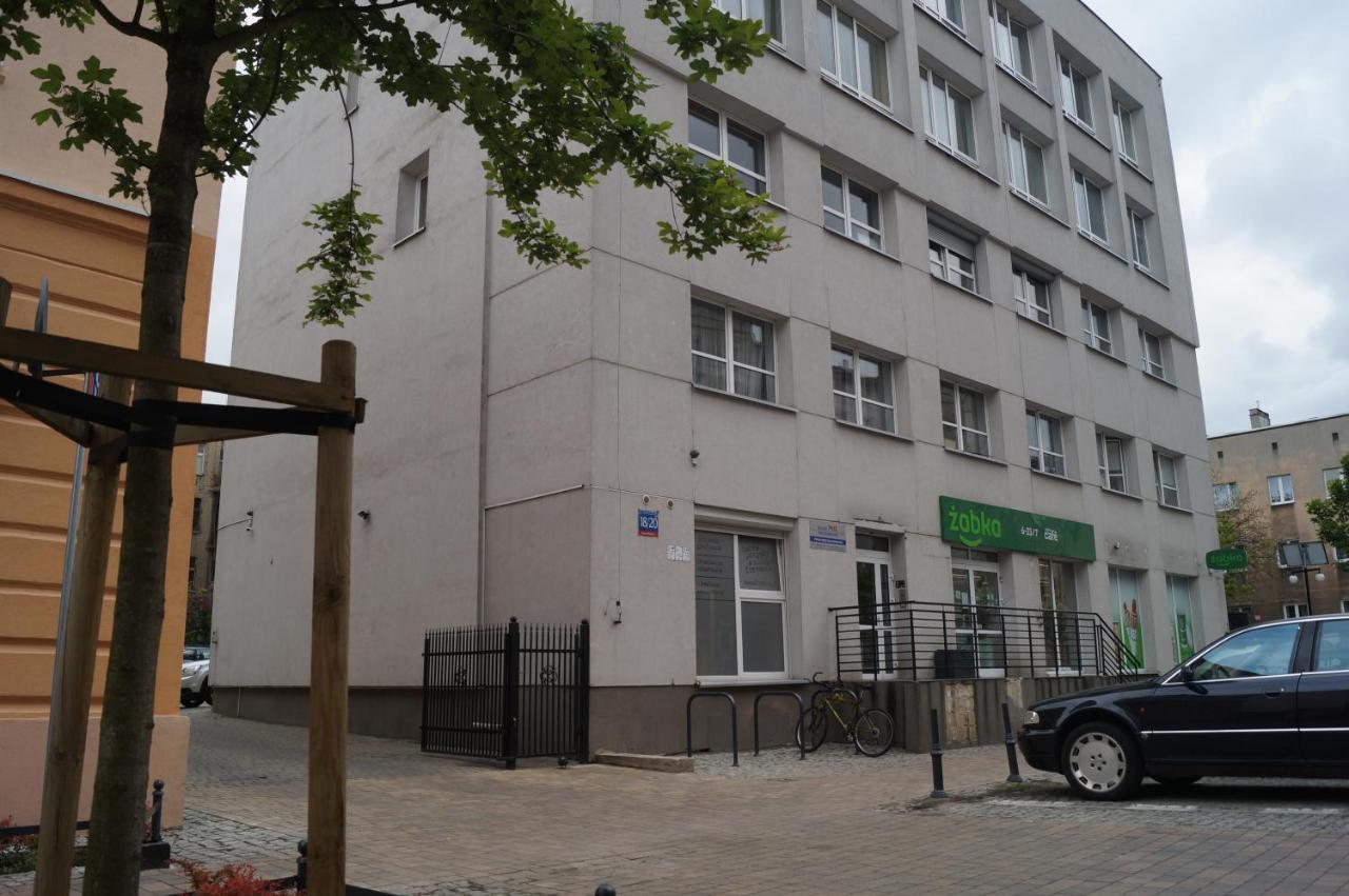 Red Apartament Лодзь Экстерьер фото