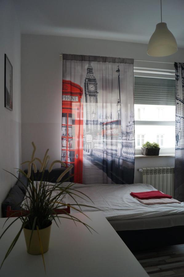 Red Apartament Лодзь Экстерьер фото
