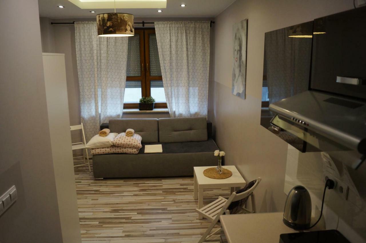 Red Apartament Лодзь Экстерьер фото